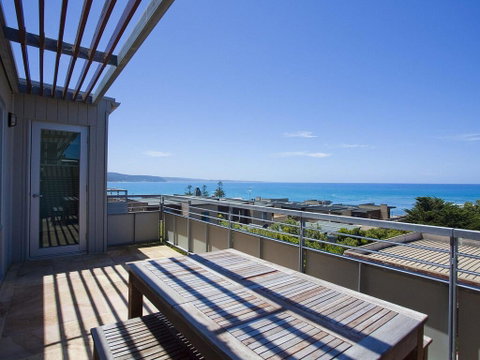 POINT GREY APARTMENT 14 - The Point - Rent Accommodation 1