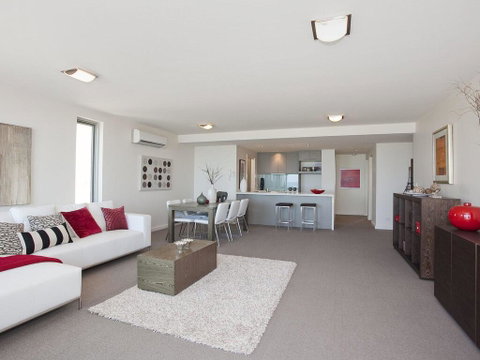 POINT GREY APARTMENT 14 - The Point - Rent Accommodation 3