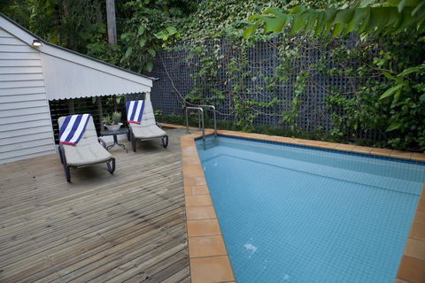 Port Douglas Cottage & Lodge - Rent Accommodation 1