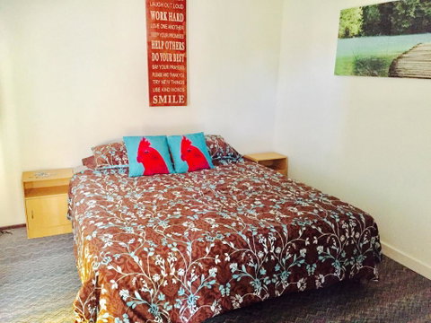 Quinns Beach Stay One - Rent Accommodation 3
