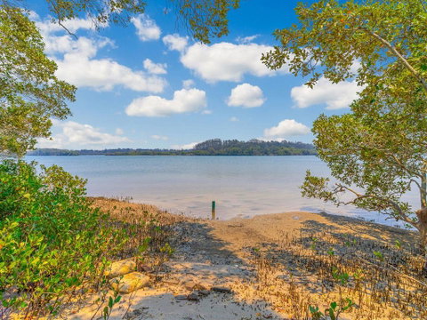 Ralph's Cottage Orion Drive Yamba - Pet Friendly Photos Available Shortly Free Wi-Fi - Rent Accommodation 3