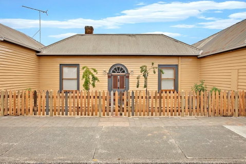 Robinson Cottage - Rent Accommodation 0
