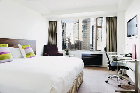 Rydges Melbourne - Rent Accommodation 0