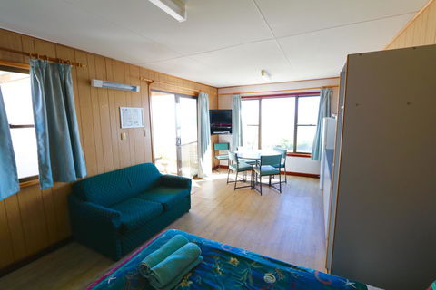 Sea Vu Caravan Park - Rent Accommodation 3