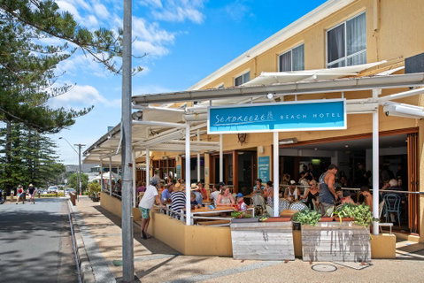 Seabreeze Beach Hotel - Rent Accommodation 0