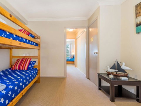 Seaspray 2 /21 Clarence Street - Rent Accommodation 3