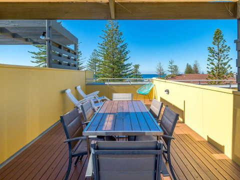 Seaspray 3 - Straight Across The Road From Main Beach Yamba - Rent Accommodation 3