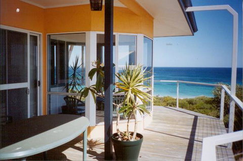 Seaview Holiday House - Rent Accommodation 1