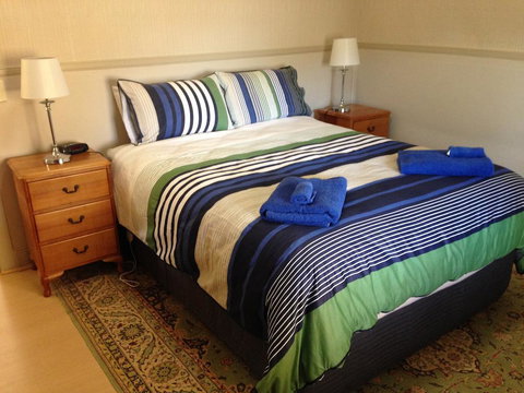 Showgrounds Cottage Naracoorte - Rent Accommodation 1