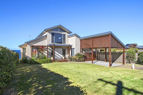 South Pacific Crescent 75, Ulladulla - Rent Accommodation 2