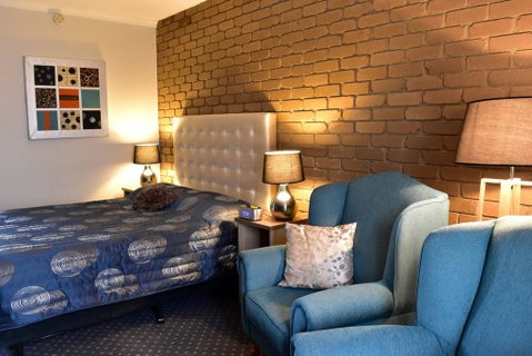 Strzelecki Motor Lodge - Rent Accommodation 1