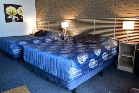 Strzelecki Motor Lodge - Rent Accommodation 0