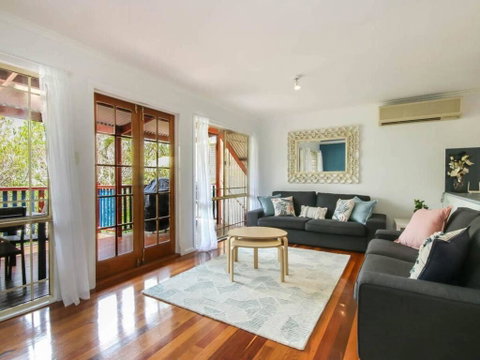 Stylish 3 Bedroom Family Home In Leafy Paddington - Rent Accommodation 3