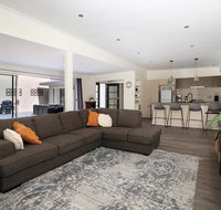 Swanway - Pet Friendly - 10 Min Walk to Beach - Rent Accommodation