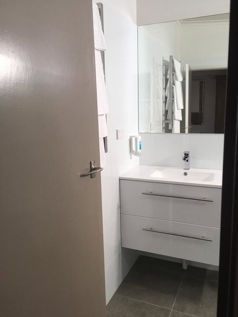 Argosy Motor Inn - Rent Accommodation 7