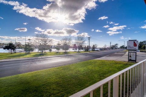 Argosy Motor Inn - Rent Accommodation 14