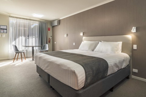 Argosy Motor Inn - Rent Accommodation 12