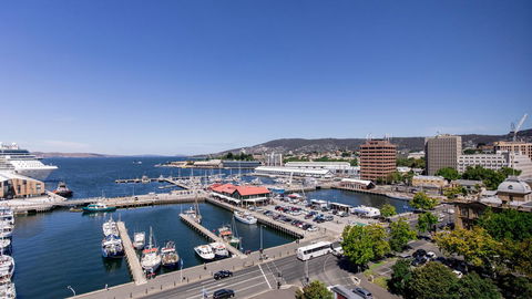 Hotel Grand Chancellor Hobart - Rent Accommodation 1