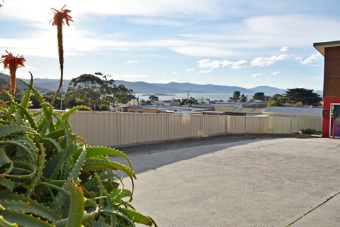 Bicheno Backpackers - Rent Accommodation 24