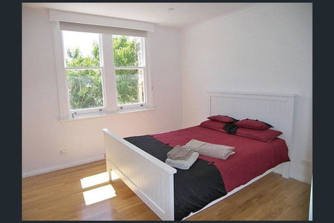 Hobart Colonial Apartment - Rent Accommodation 12