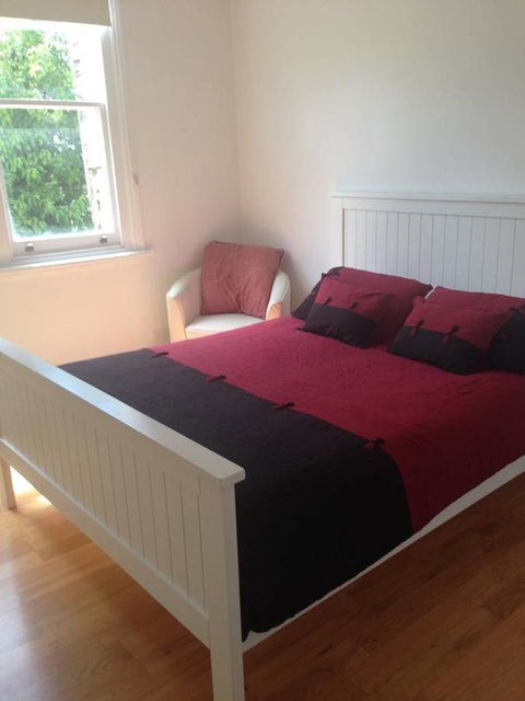 Hobart Colonial Apartment - Rent Accommodation 13