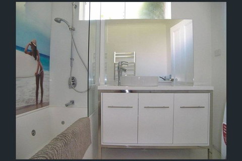 Hobart Colonial Apartment - Rent Accommodation 2