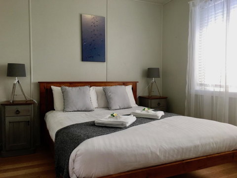 Up The Back - Rent Accommodation 12