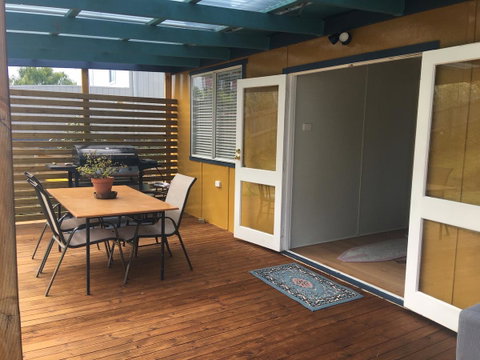 Up The Back - Rent Accommodation 22