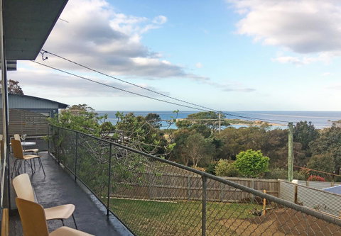 Up The Back - Rent Accommodation 27