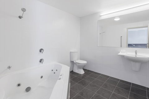 Travelodge Hotel Hobart Airport - Rent Accommodation 11