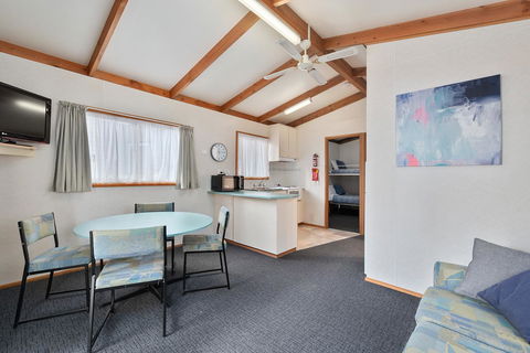 High Country Holiday Park - Rent Accommodation 18