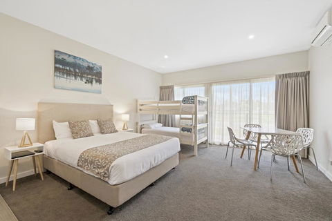 High Country Holiday Park - Rent Accommodation 4