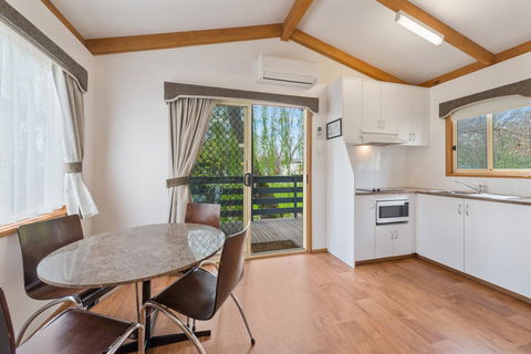 High Country Holiday Park - Rent Accommodation 22