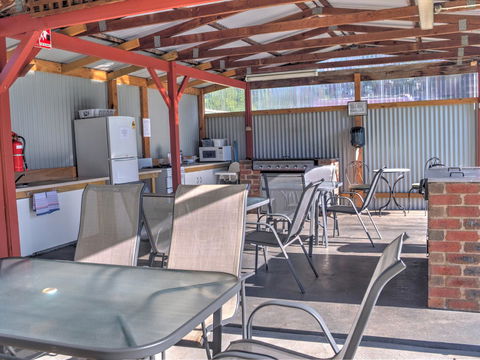 High Country Holiday Park - Rent Accommodation 30