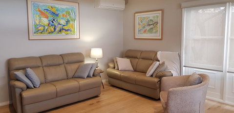 Oxford Rise Apartment - Rent Accommodation 0