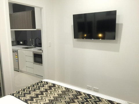 Whitehorse Apartments Hotel - Rent Accommodation 25