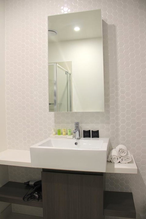Whitehorse Apartments Hotel - Rent Accommodation 23