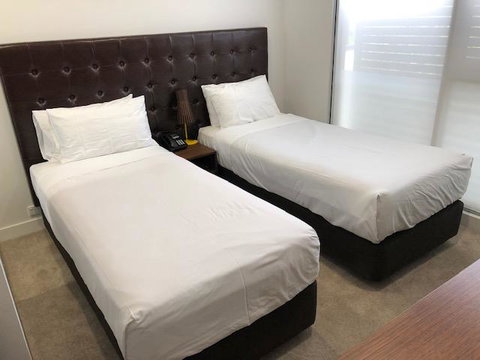 Whitehorse Apartments Hotel - Rent Accommodation 6