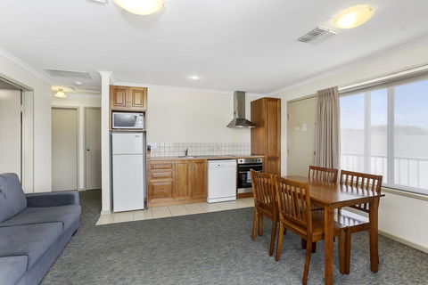 Comfort Inn Warrnambool International - Rent Accommodation 35
