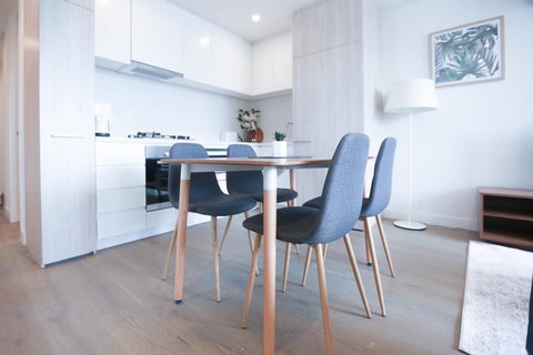Box Hill 2 Bedroom Apt (La Maison) 02 - Rent Accommodation 1
