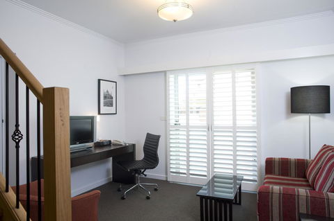 Alto Hotel On Bourke - Rent Accommodation 24