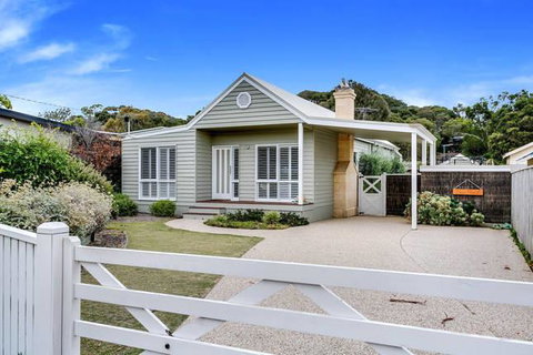 Cute Cottage On Cain - Beach At End Of Street - Rent Accommodation 0