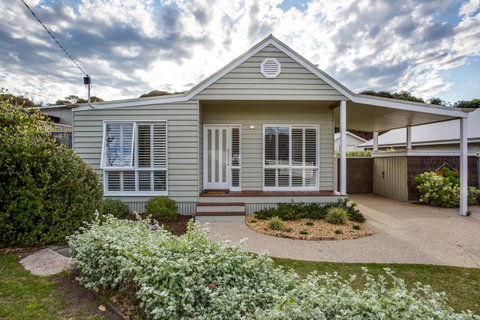 Cute Cottage On Cain - Beach At End Of Street - Rent Accommodation 19