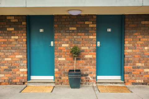 Burvale Hotel - Rent Accommodation 14