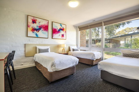 Burvale Hotel - Rent Accommodation 4