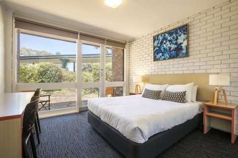 Burvale Hotel - Rent Accommodation 5