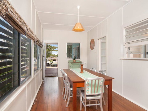 The Blue House - Flat Walk To River And Beach - Rent Accommodation 3