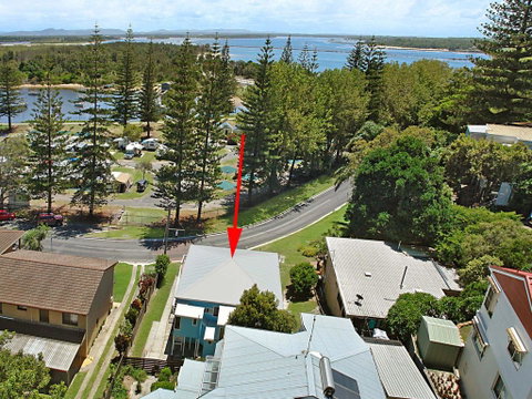 The Blue House - Flat Walk To River And Beach - Rent Accommodation 0