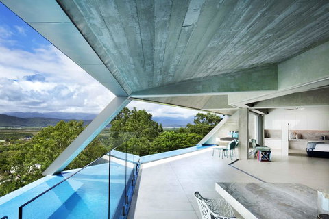 The Edge - Port Douglas - Rent Accommodation 3