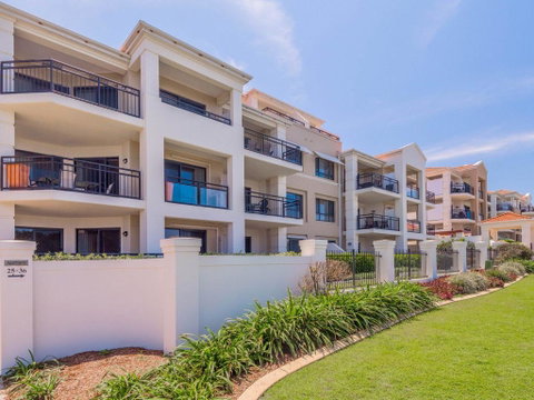The Sands Unit 28 - Straight Across The Road From The Beach - Rent Accommodation 1